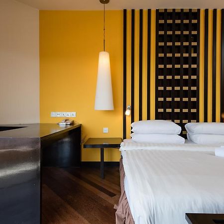 New Town Resort Suites At Pyramid Tower Subang Jaya Exterior photo